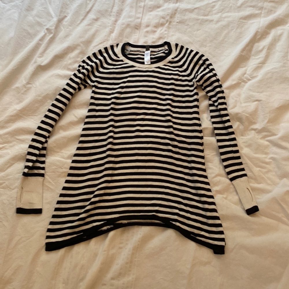 Ivivva girls size 12 striped sweater